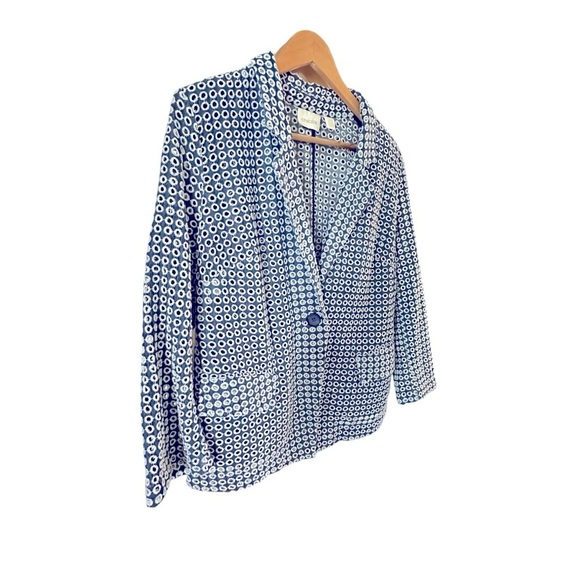 5 for $40 SALE 
CHICO’S Blue White Eyelet Knit Lightweight Blazers 1 (S), (8-10) - Picture 3 of 15